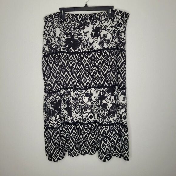 Black and white mixed print geometric pattern plus size pull on skirt size 3x - Picture 1 of 7